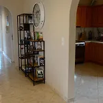 Kostas House * Faraí