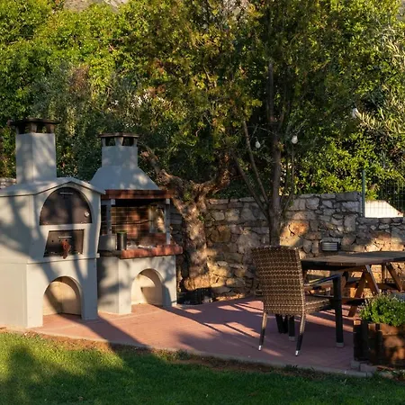Kostas House Faraí