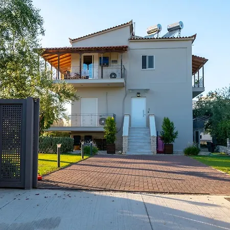 Kostas House