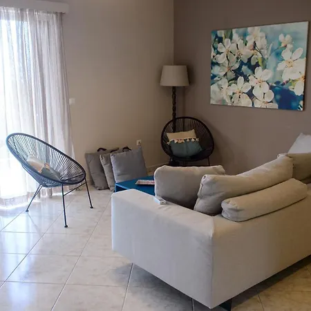 Kostas House * Faraí