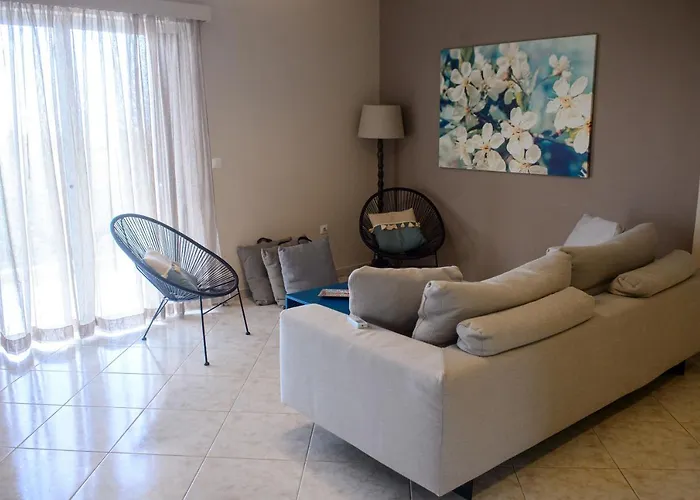 Kostas House * Faraí